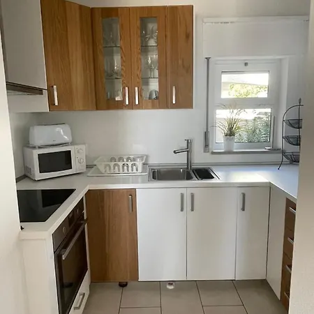 1c Waterside Apartment
