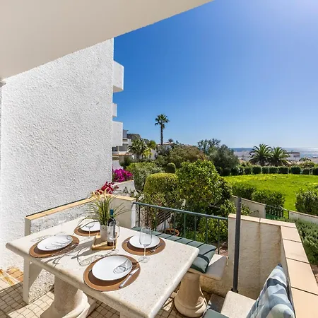 1c Waterside With Shared Pool