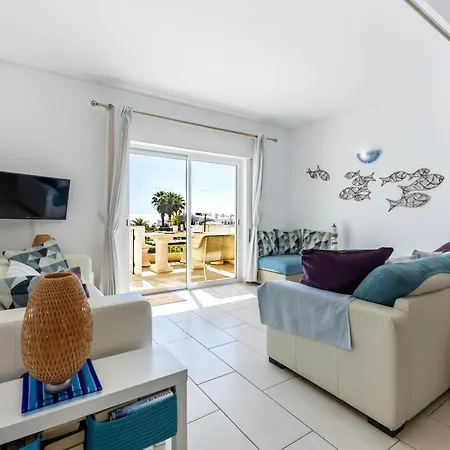 1c Waterside With Shared Pool Апартаменты *